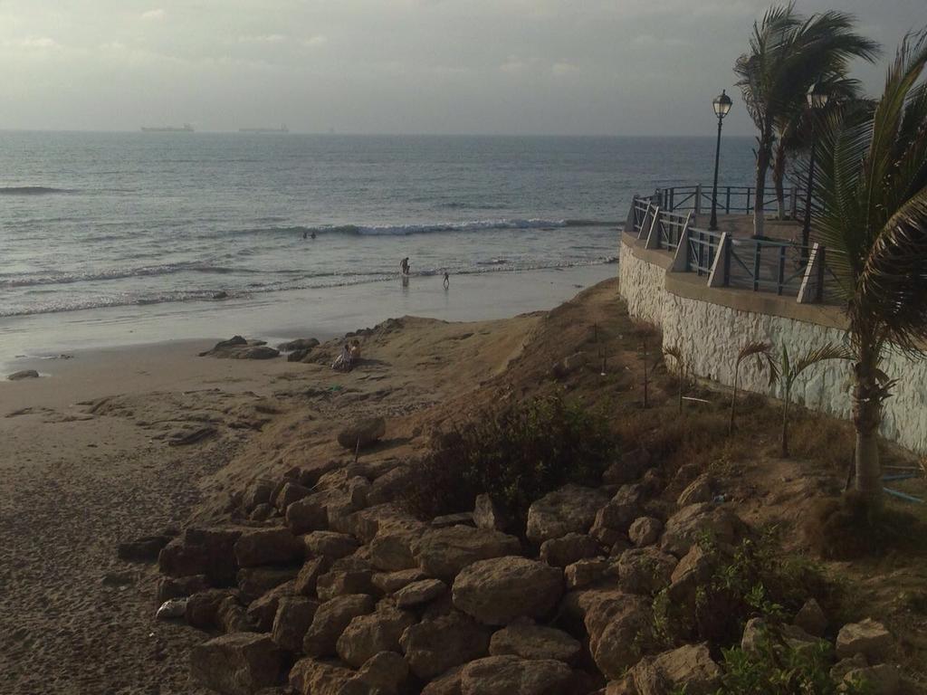 Blackpoint Ballenita Luaran gambar